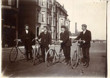 Four men and their bicyles outside the Lifeboat…
