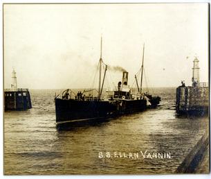 SS Ellan Vannin entering Ramsey harbour