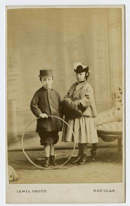 May and E.B. Gawne as young children