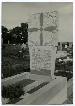 Grave of Archibald and William Knox